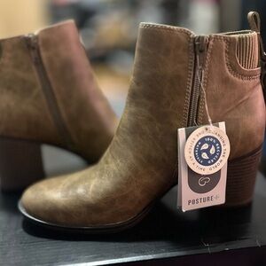 Boots Baretraps posture + size 81/2